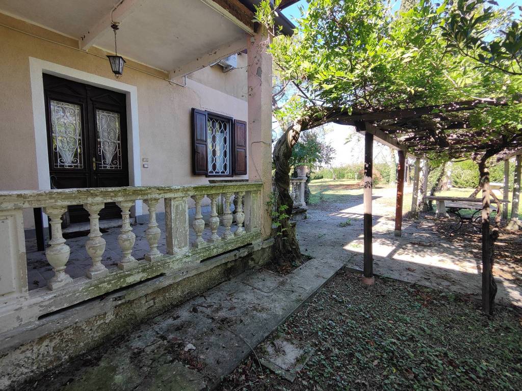Villa a Gradisca d'isonzo in Via Fratelli Rosselli, 4 - Foto 2