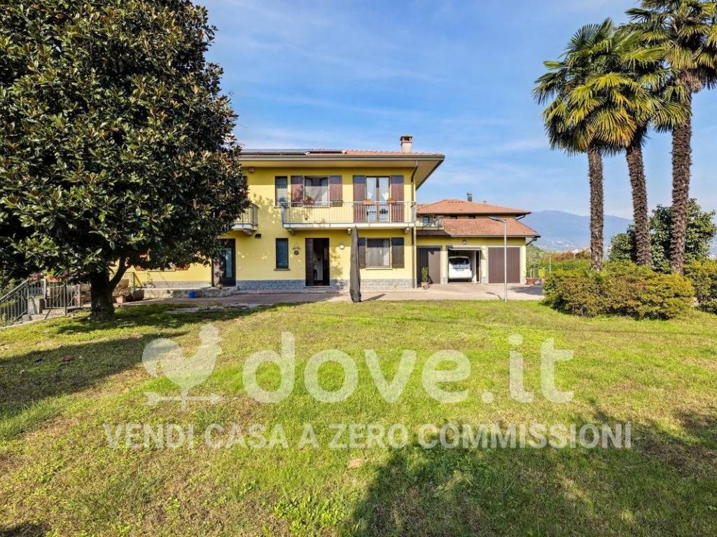 Villa a Biandronno in Via Papa Giovanni XXIII, 1 - Foto 2