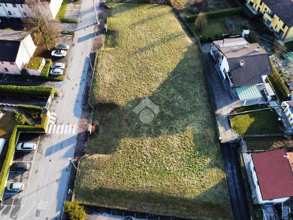 Terreno a Molteno in Via Papa Giovanni XXIII - Foto 2