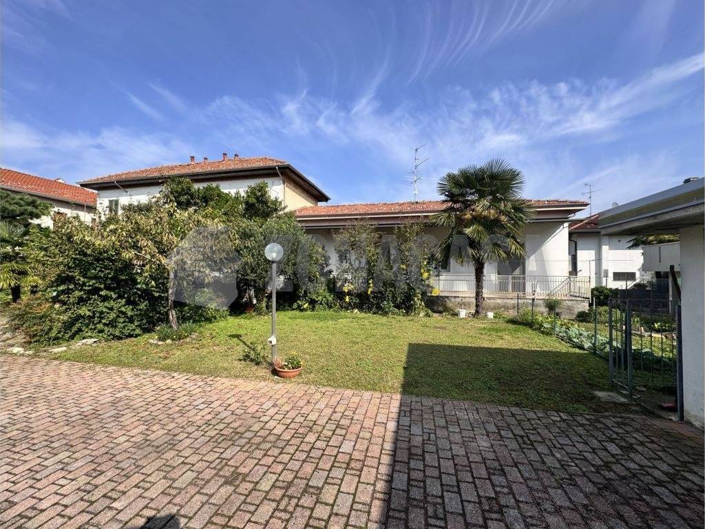Villa a Lonate pozzolo in Via Reno - Foto 5