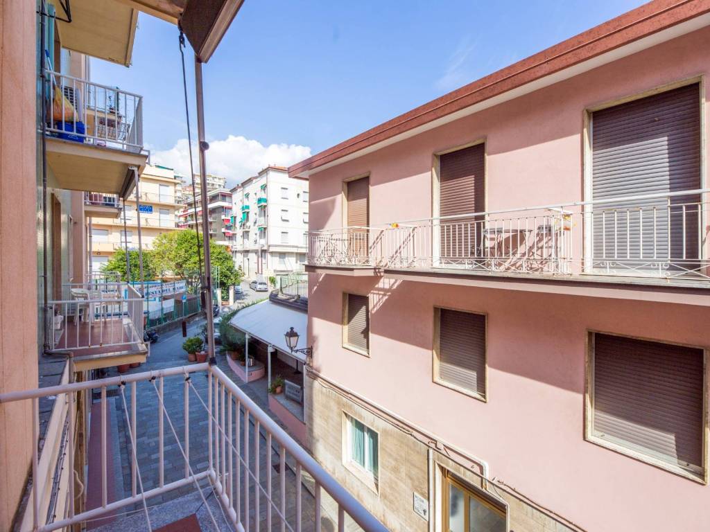 Appartamento a Varazze in Via Francesco Cilea - Foto 4