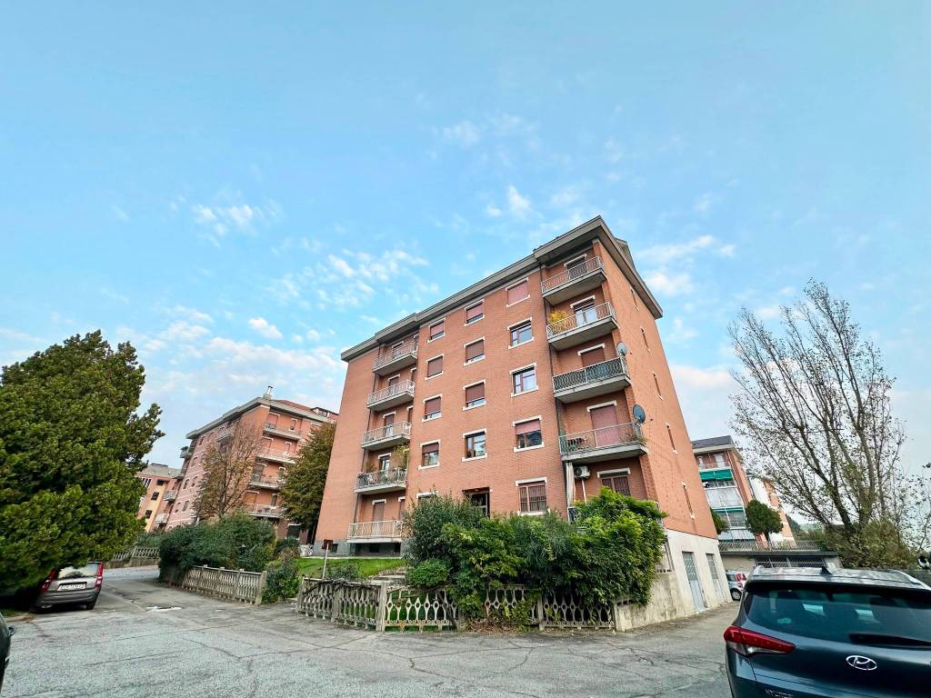 Attico / mansarda a Asti in Via Giuseppe Di Vittorio - Foto 2