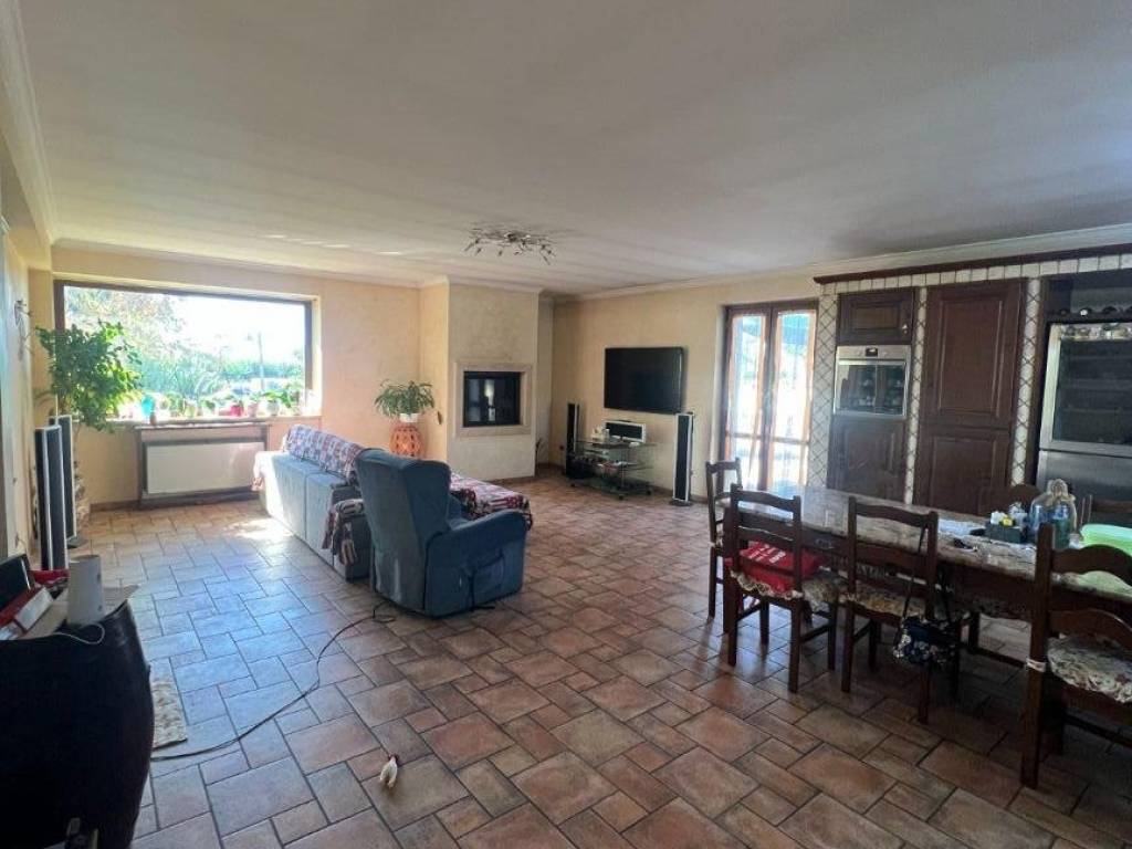 Villa a Aprilia in Via Tufetto - Foto 4
