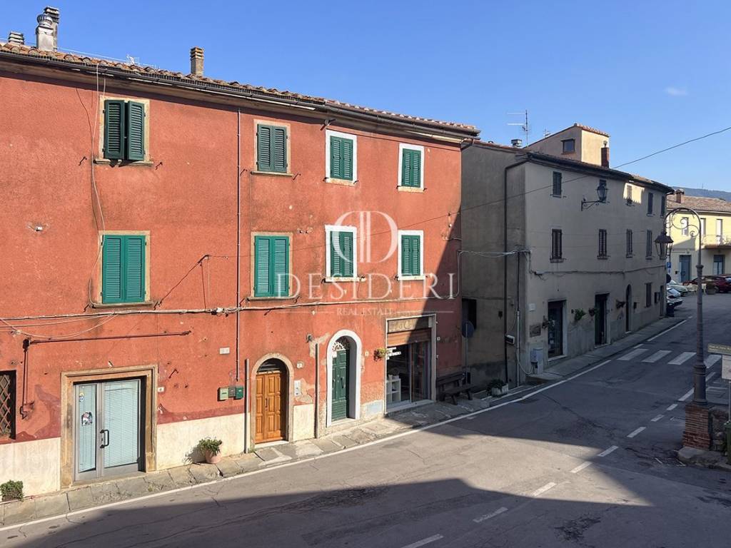 Appartamento a Massa marittima in Piazza Spartaco Lolini ,8 - Foto 2