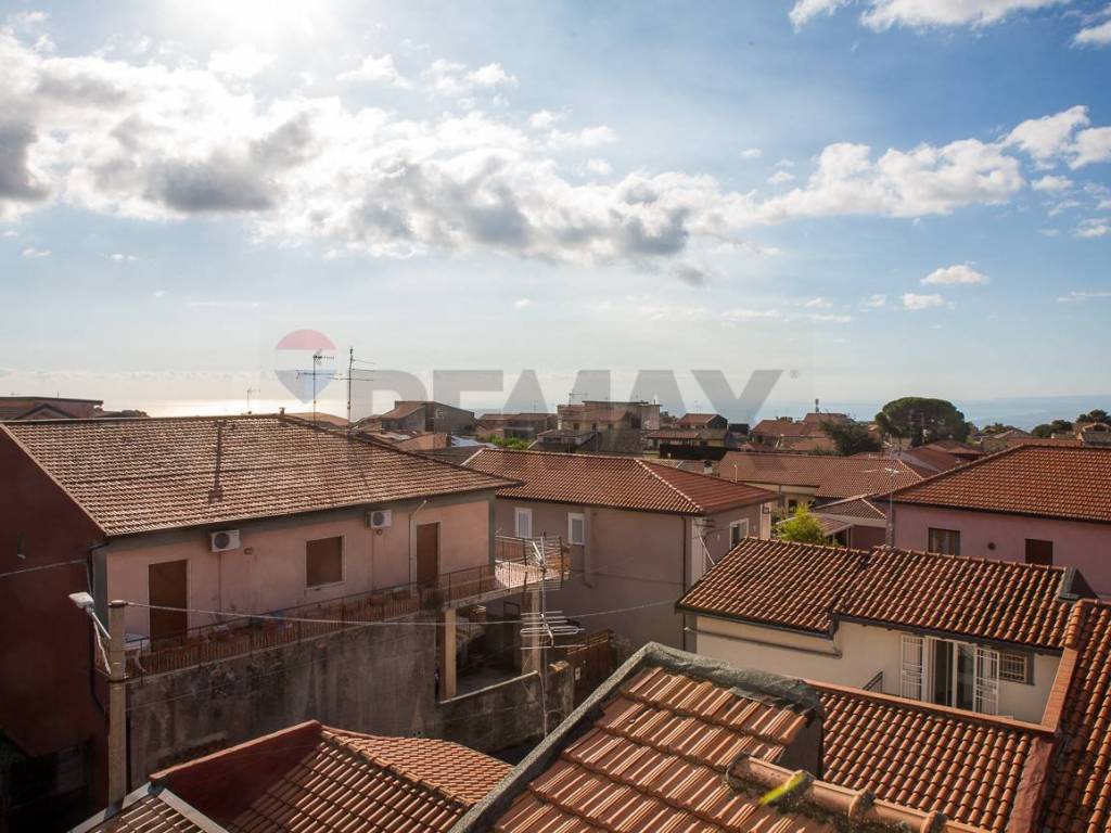 Casa indipendente a Nicolosi in via Fratelli Gemmellaro - Foto 2