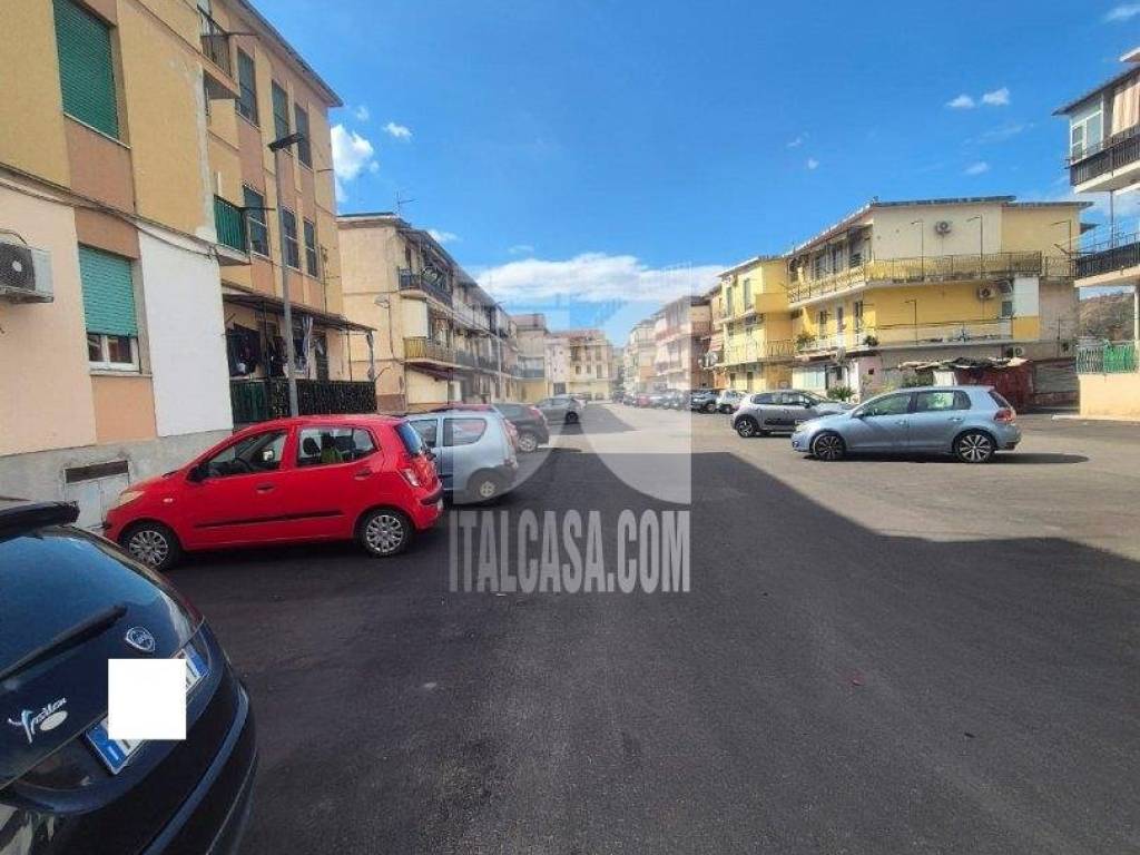 Appartamento a Crotone in via angelina mauro - Foto 2
