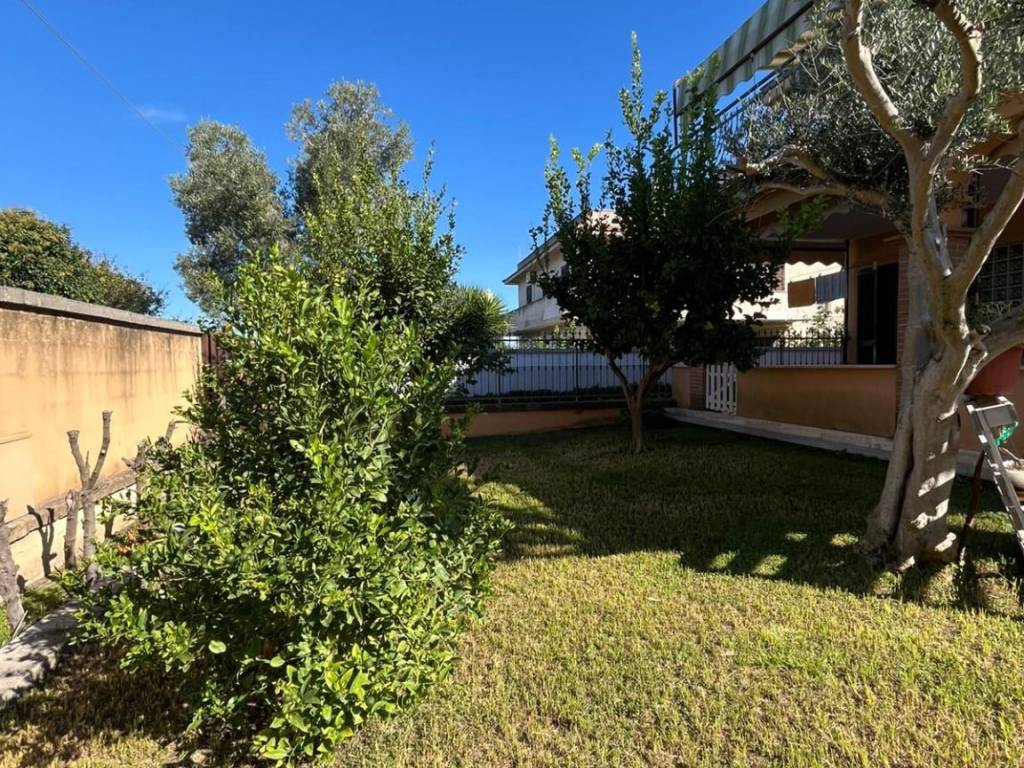 Villa a Aprilia in Via Martesana, 54 - Foto 3