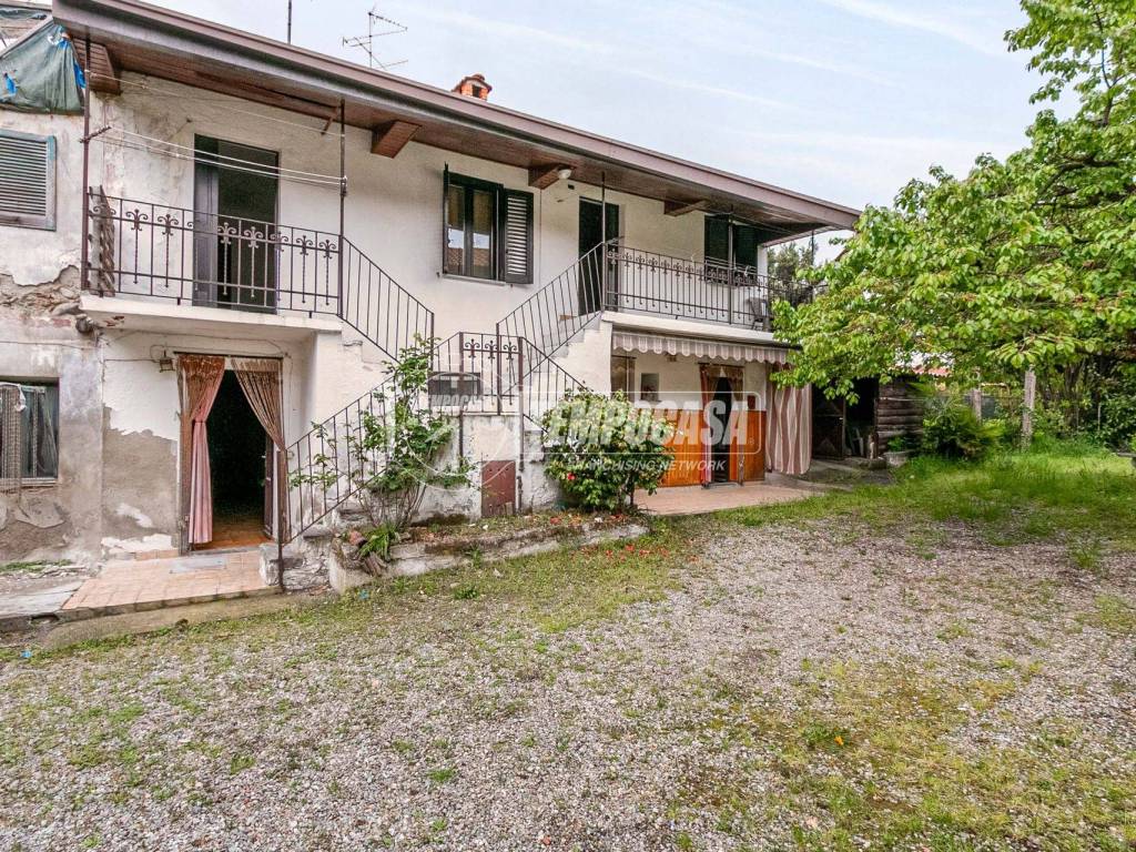 Casa indipendente a Somma lombardo in Via Narciso Nicola, Coarezza 19 - Foto 2