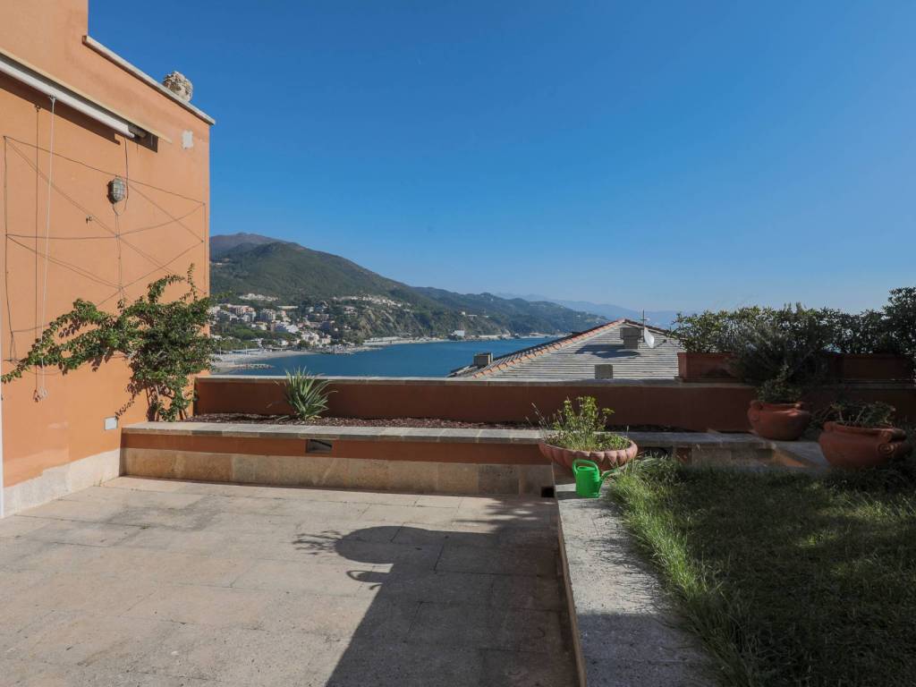 Appartamento a Arenzano in Via della Pineta - Foto 3