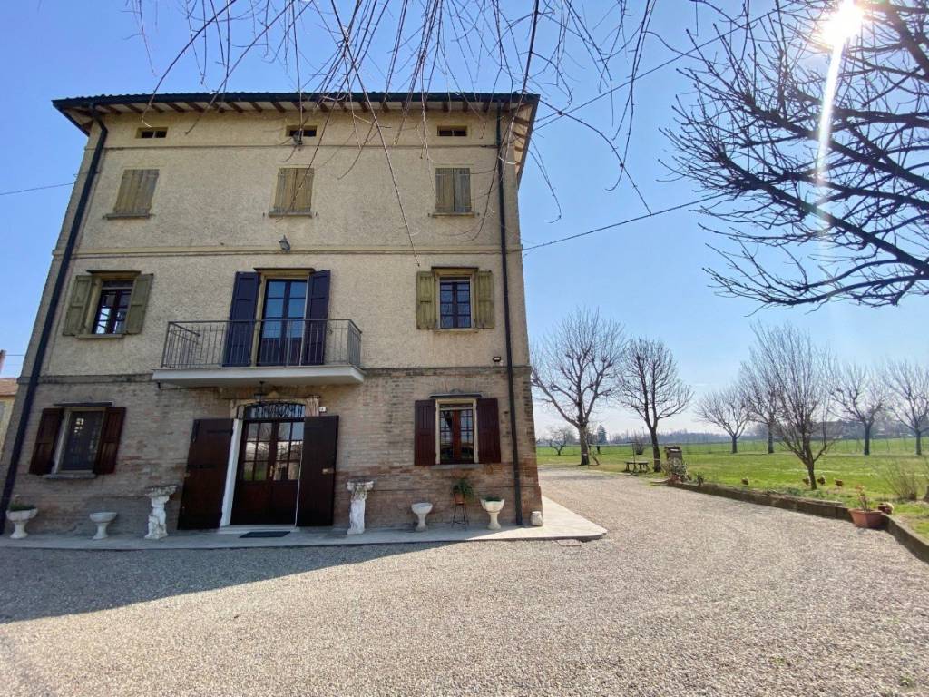 Villa a Reggio emilia in Via Pietro Micca, 4 - Foto 2