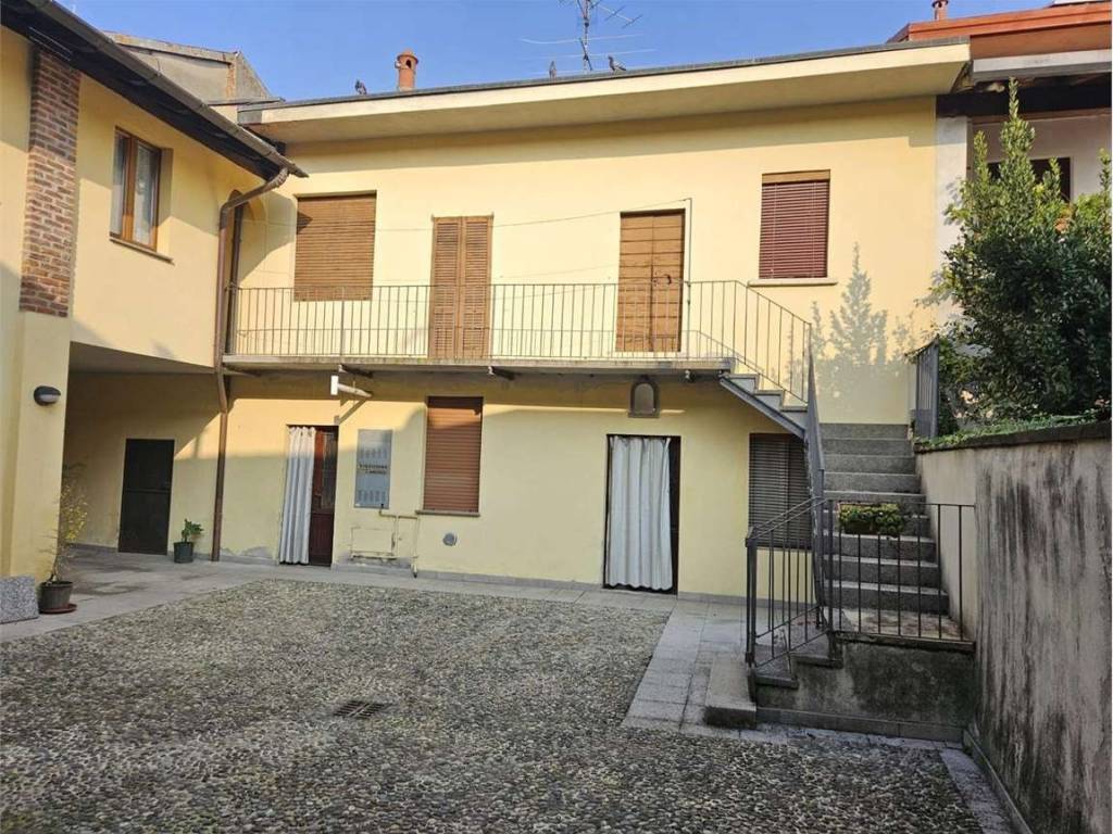 Appartamento a Gorla maggiore in Via conte benso di cavour, 53 - Foto 2
