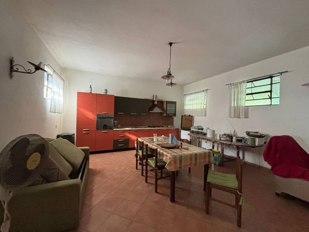 Villa a Legnago in Piazzetta G. Carducci, 1 - Foto 3