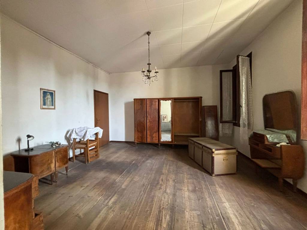 Villa a Legnago in Piazzetta G. Carducci, 1 - Foto 5