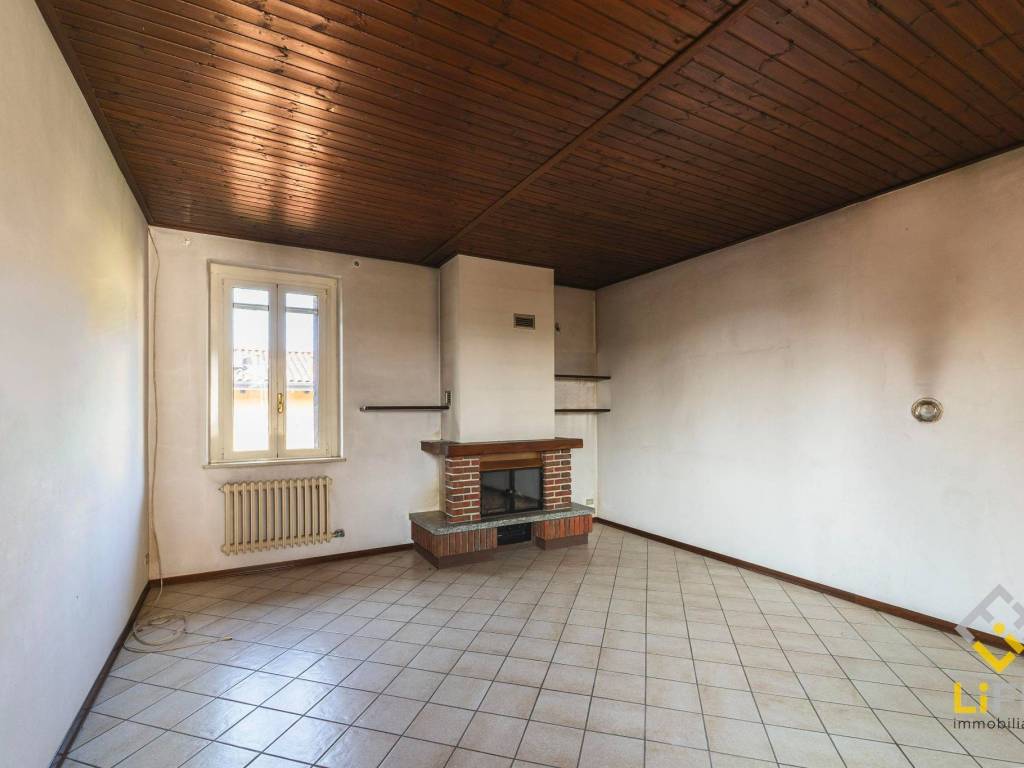 Casa indipendente a Galliate in Via Varallino, 85 - Foto 3