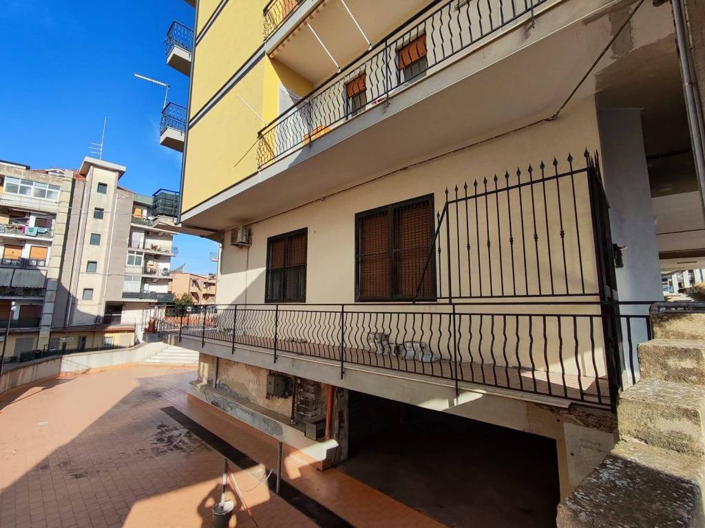 Appartamento a Gravina di catania in Viale dell'Autonomia, 48 - Foto 2
