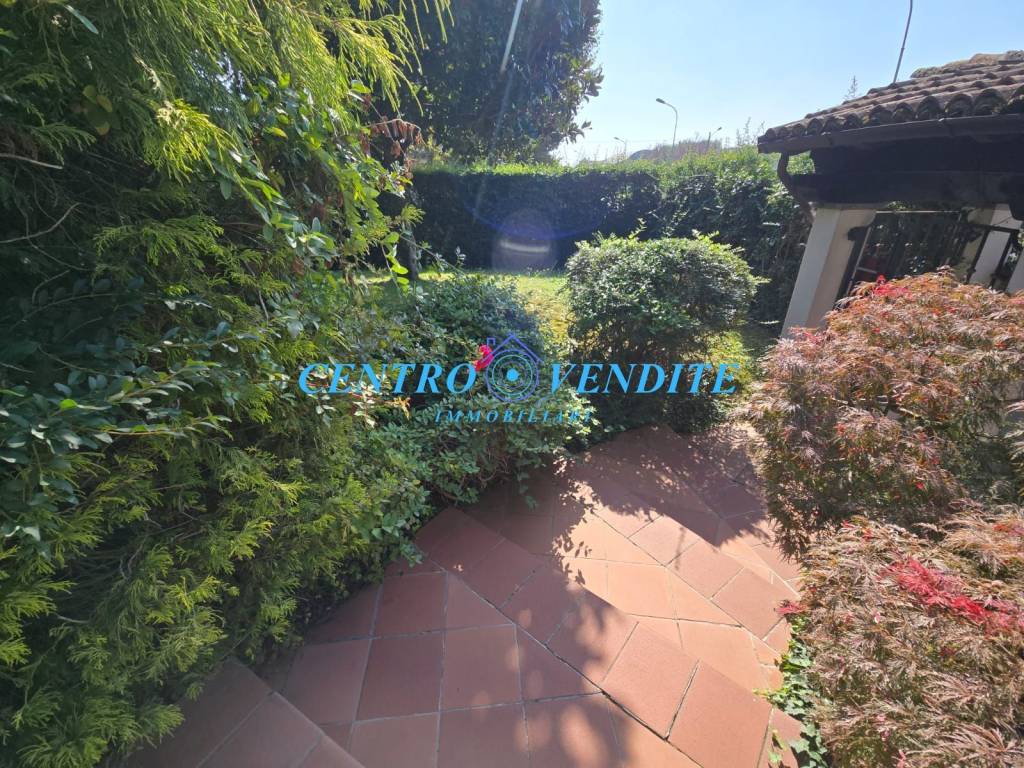 Villa a Cava manara in Via Giorgio Perlasca, 3 - Foto 2
