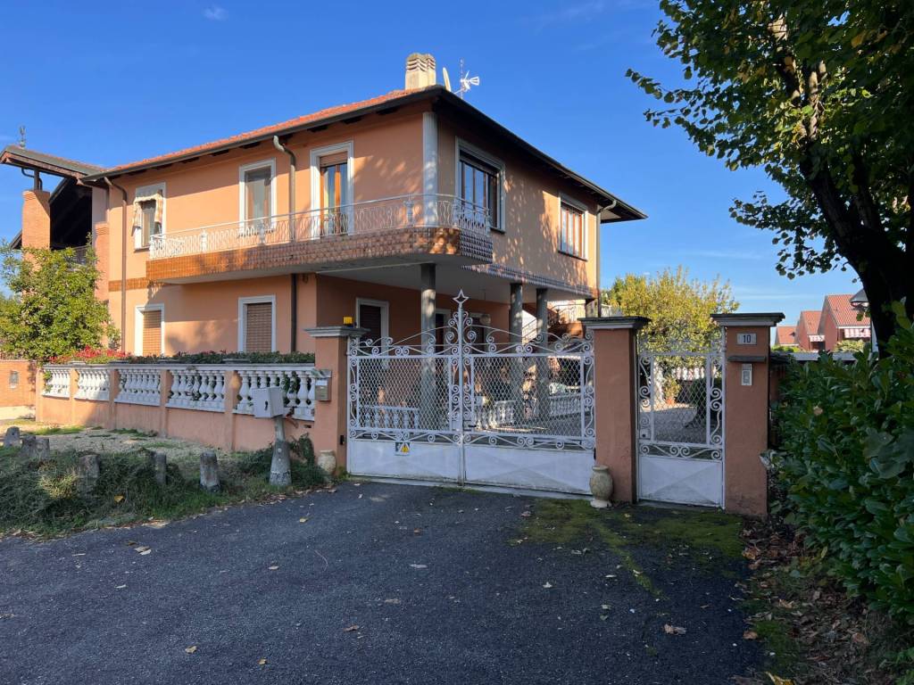 Villa a Borgaro torinese in Via Santi e Damiano - Foto 2