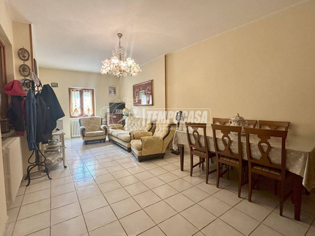 Casa indipendente a Oleggio castello in Via Ronchetti 1/B - Foto 2