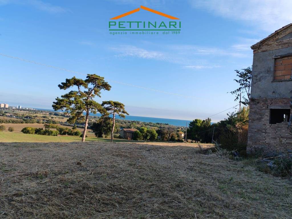 Rustico / casale a Potenza picena in CONTRADA TORRENOVA - Foto 2