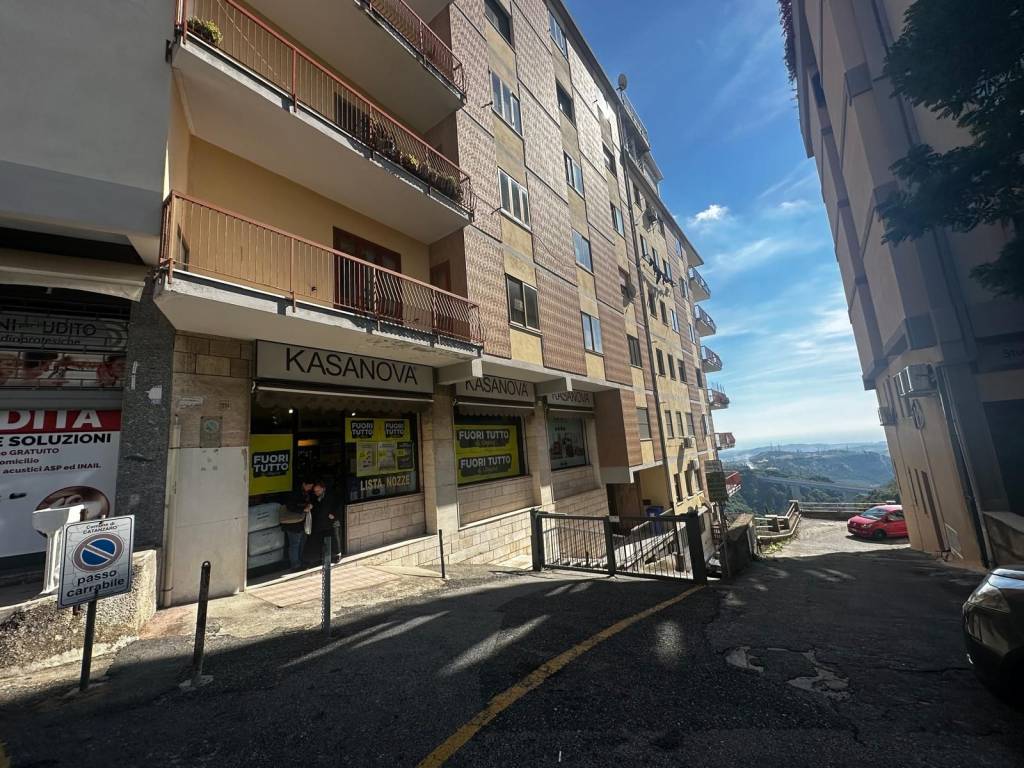 Appartamento a Catanzaro in Via Giuseppe Schipani - Foto 2