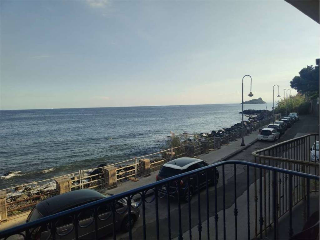 Appartamento a Acireale in Via Garitta, 40 - Foto 2