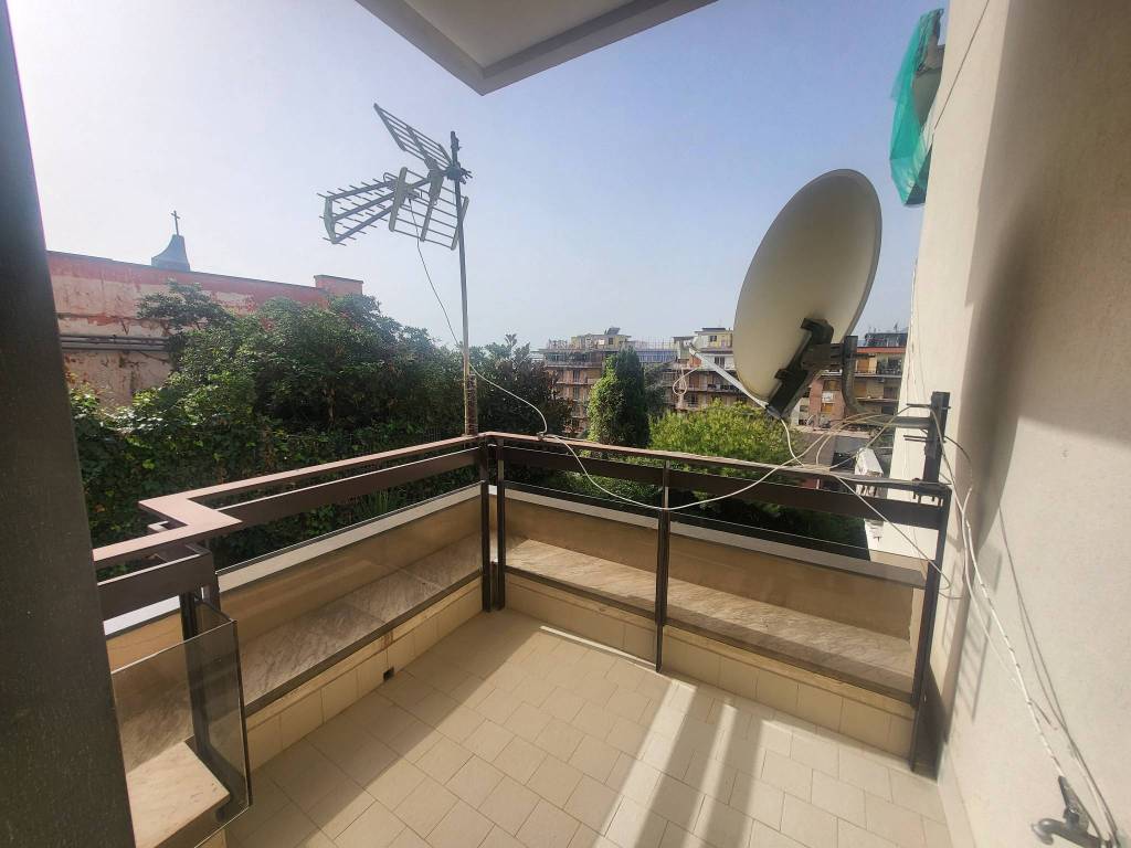 Appartamento a Salerno in Via Enrico Bottiglieri - Foto 2