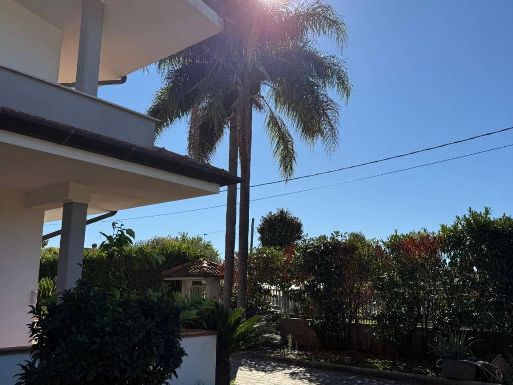 Villa a Cisterna di latina in Via Sant'Ilario, 9 - Foto 2
