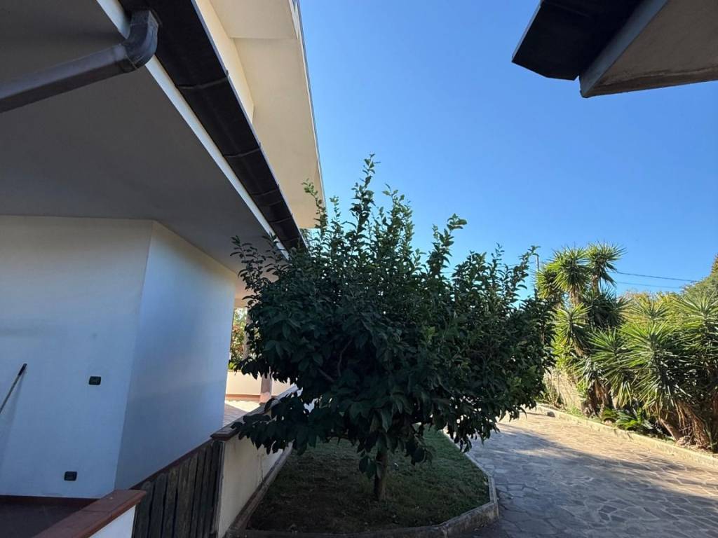 Villa a Cisterna di latina in Via Sant'Ilario, 9 - Foto 5