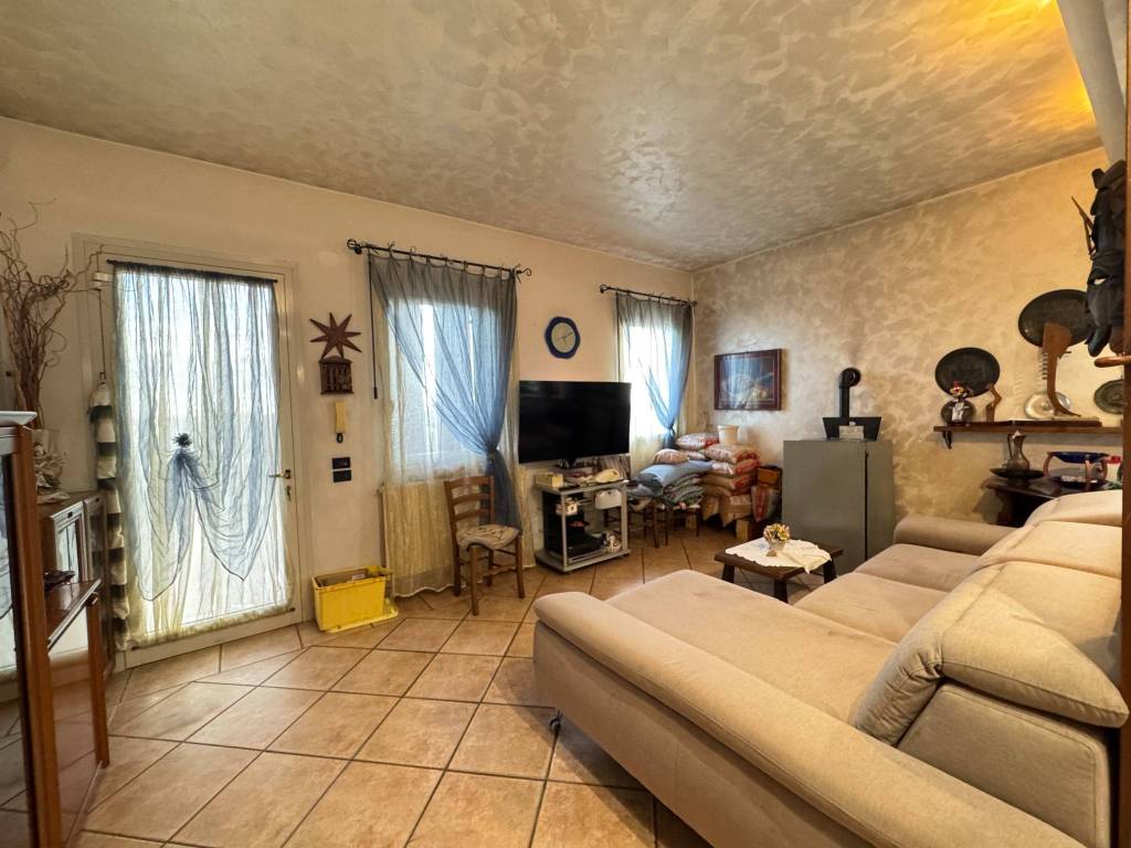 Appartamento a Camponogara in Via Calcroce, 64 - Foto 2