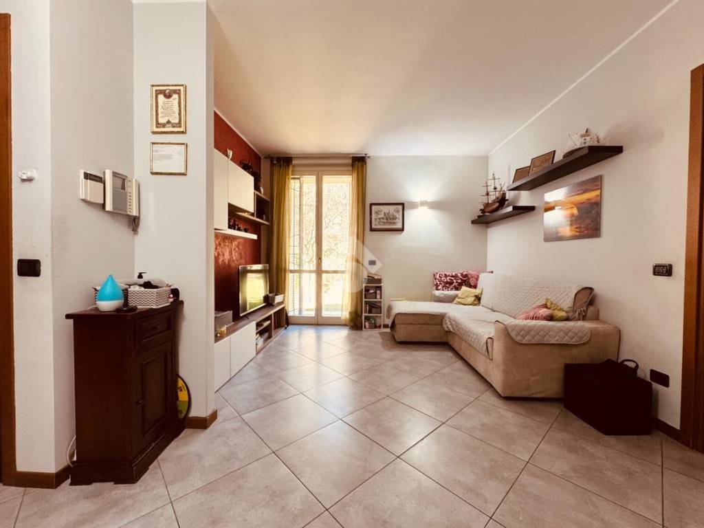 Appartamento a Casatenovo in Via Michelangelo Buonarroti, 3 - Foto 3