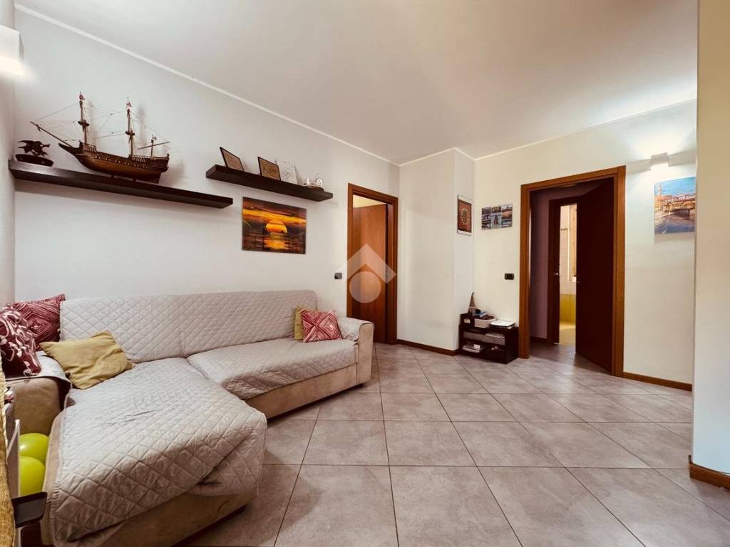 Appartamento a Casatenovo in Via Michelangelo Buonarroti, 3 - Foto 4