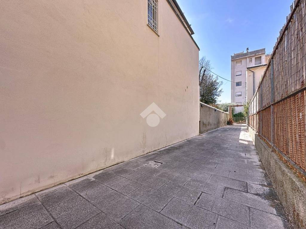 Loft / open space a Pontedera in via dante, 37 - Foto 4