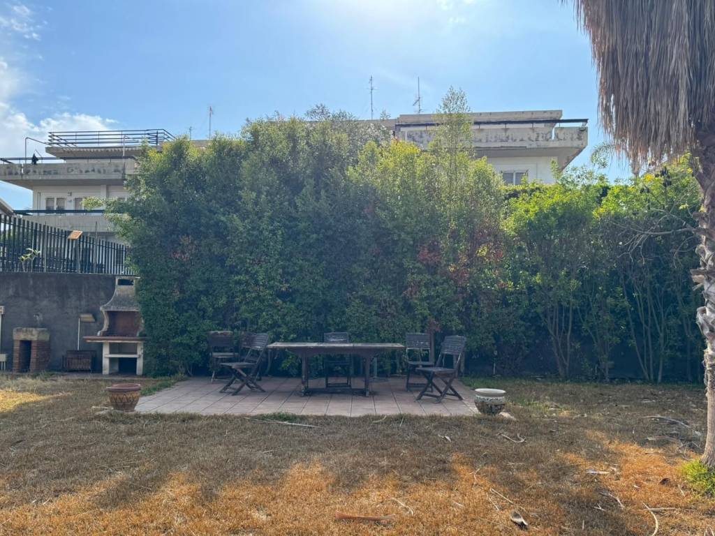 Villa a Aci castello in Via G. Pezzana - Foto 2