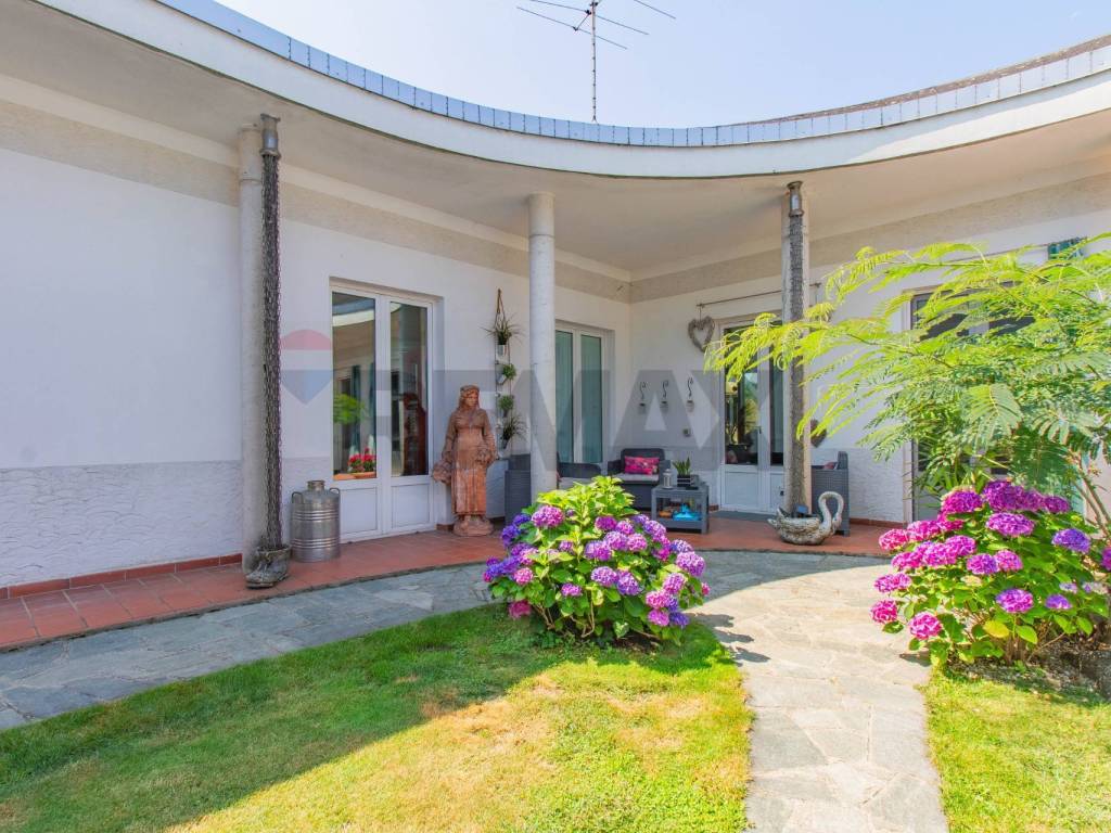 Villa a Ferno in VIA DELL'ARTIGIANATO, 20 - Foto 3