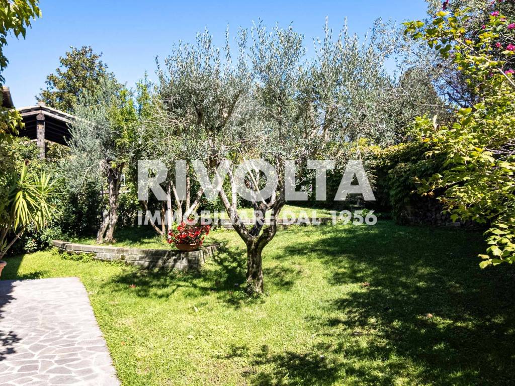 Villa a Anguillara sabazia in Via Margherite - Foto 3