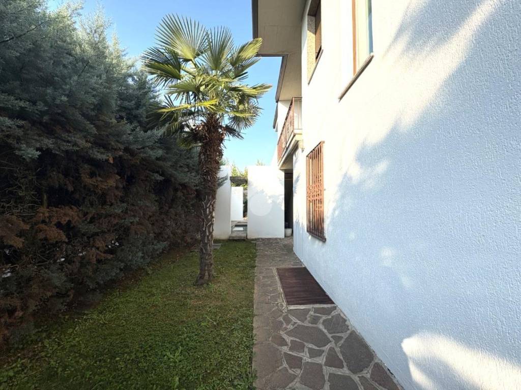 Appartamento a Adro in Via lazzaretto, 21 - Foto 2