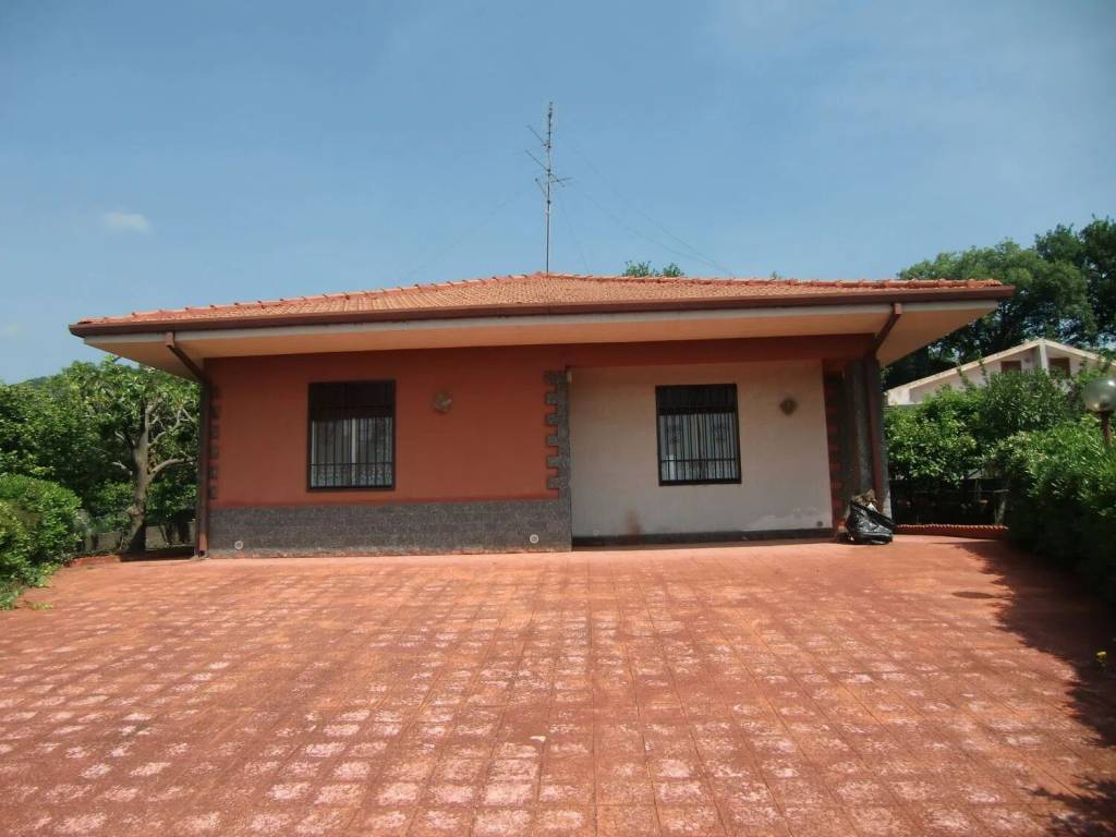 Villa a Pedara in Via Carini - Foto 3