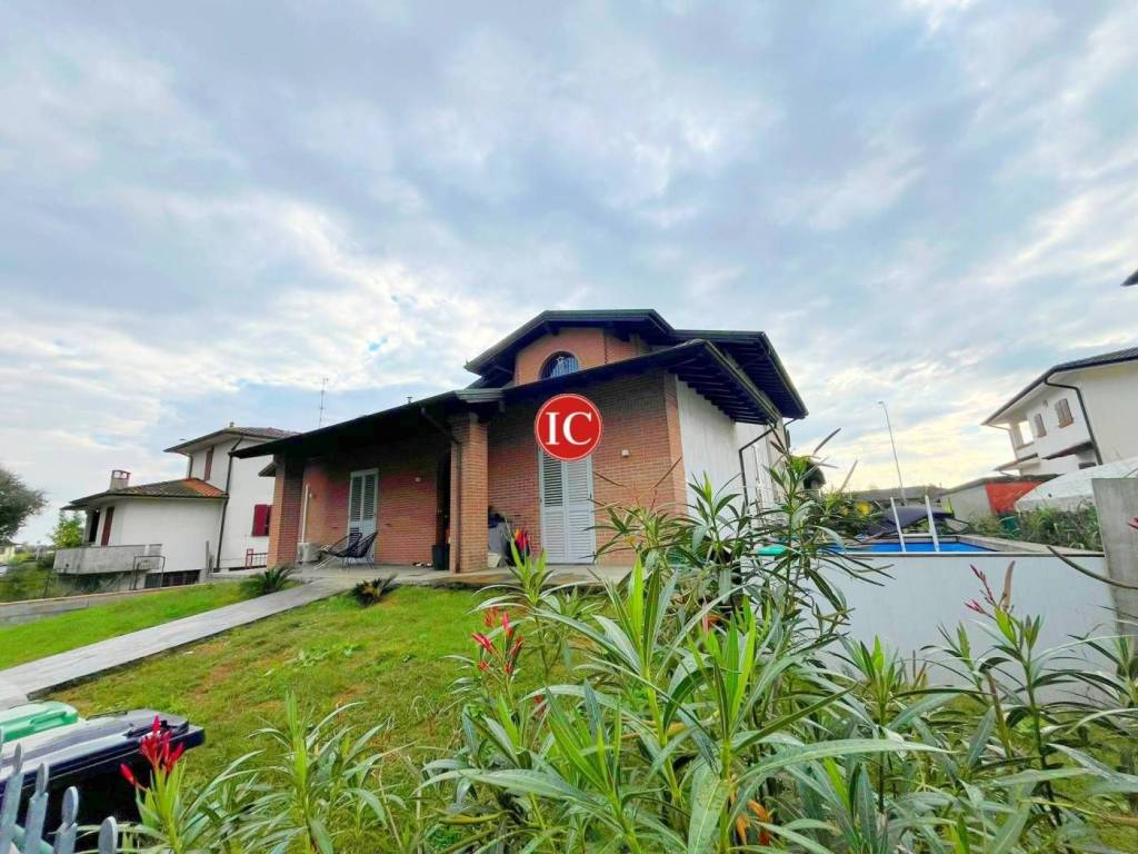 Villa a Corte palasio in Via Guido Rossa, 4 - Foto 2