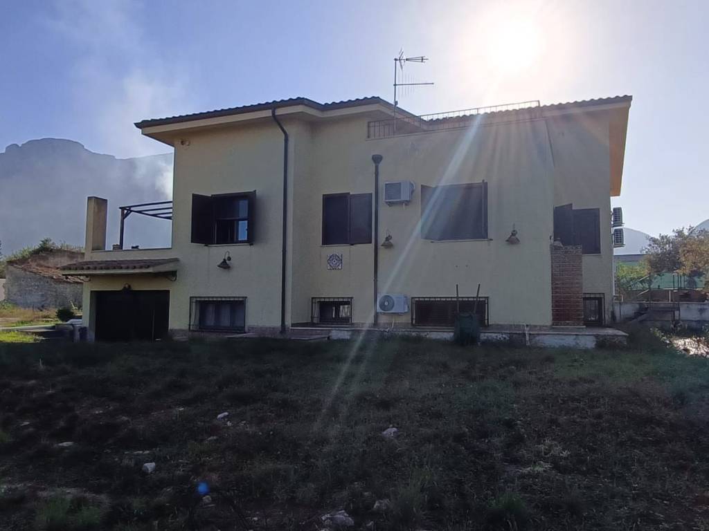 Villa a Cinisi in Via Galileo Galilei - Foto 5