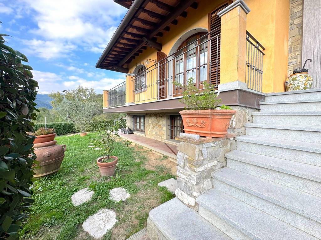 Villa a Vaiano in Via Giuseppe Giusti - Foto 2