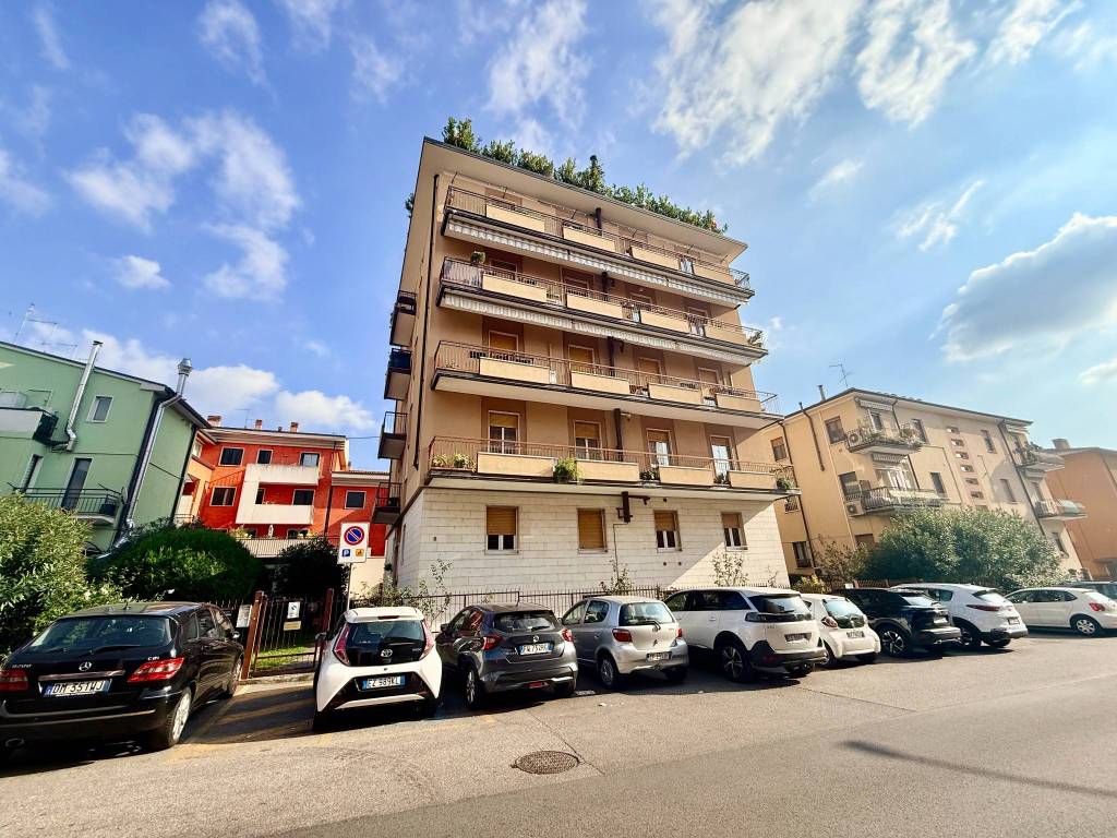 Appartamento a Verona in Via Giuseppe Adami, 5 - Foto 3