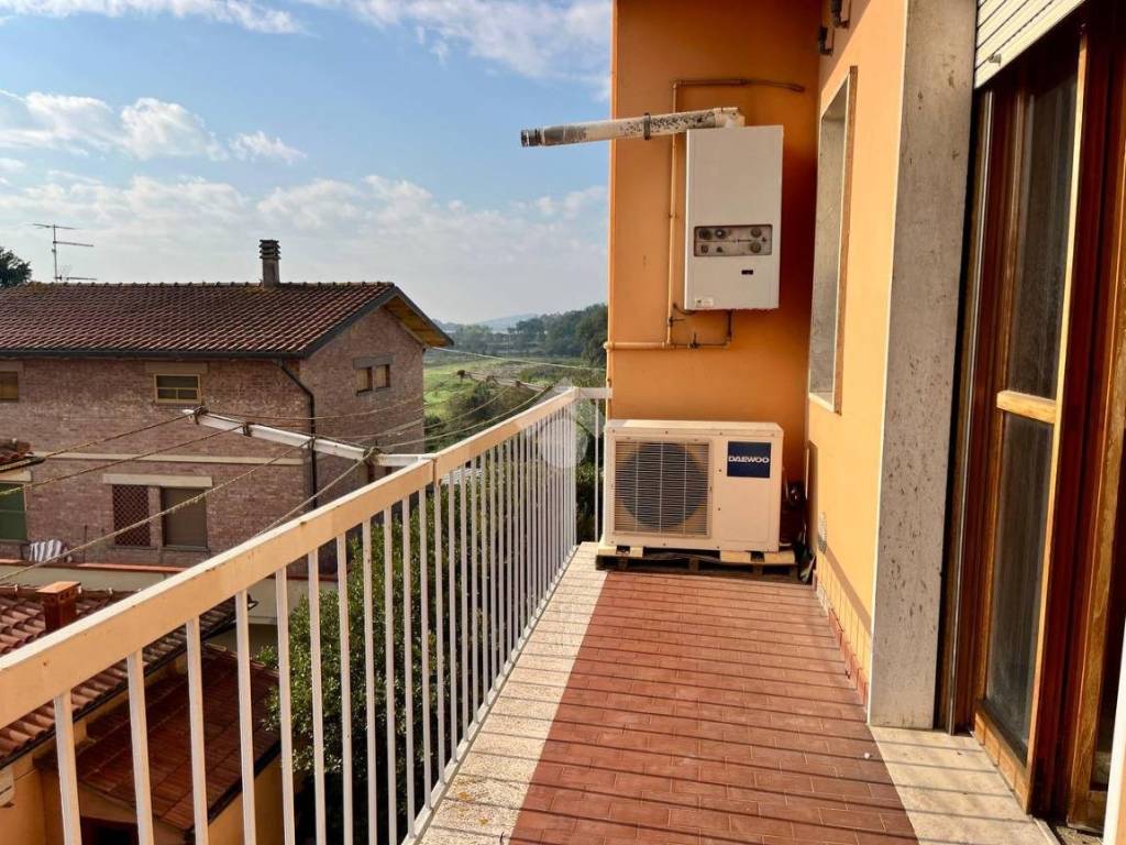 Appartamento a Altopascio in via catalani - Foto 2