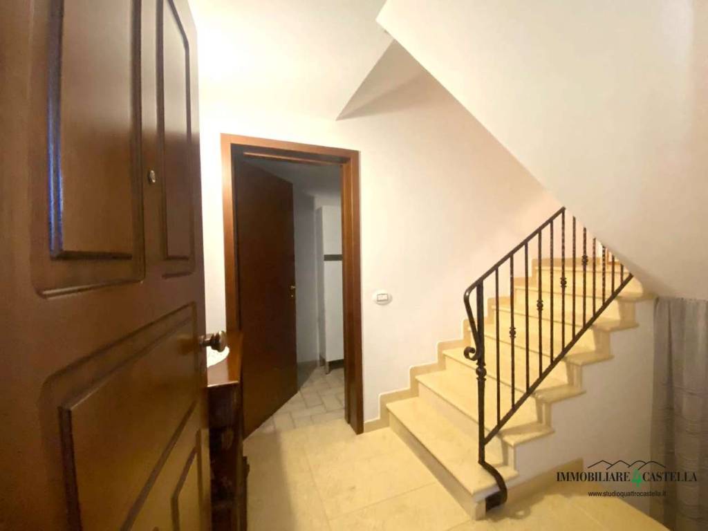 Appartamento a Quattro castella in via Colombo 2 - Foto 2
