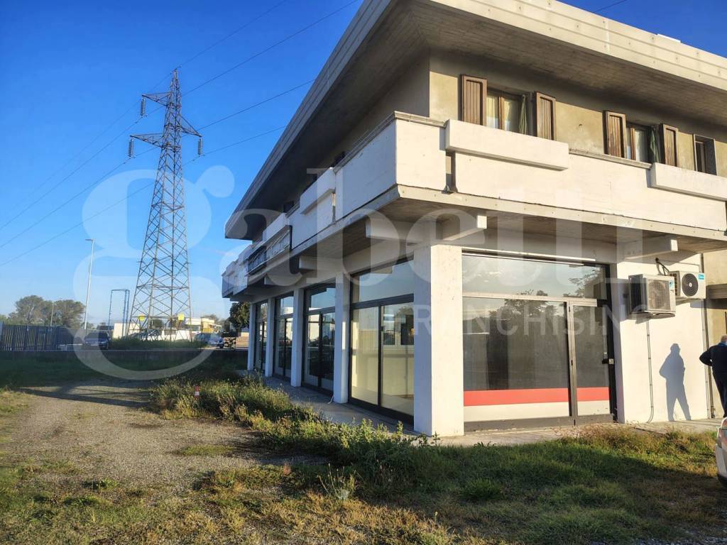 Palazzo / stabile a Guardamiglio in Via Salvo D'Acquisto, 2 - Foto 5