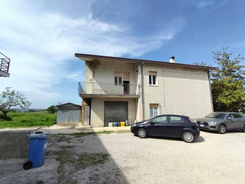 Rustico / casale a Giuliano teatino in via tratturo 61 - Foto 4