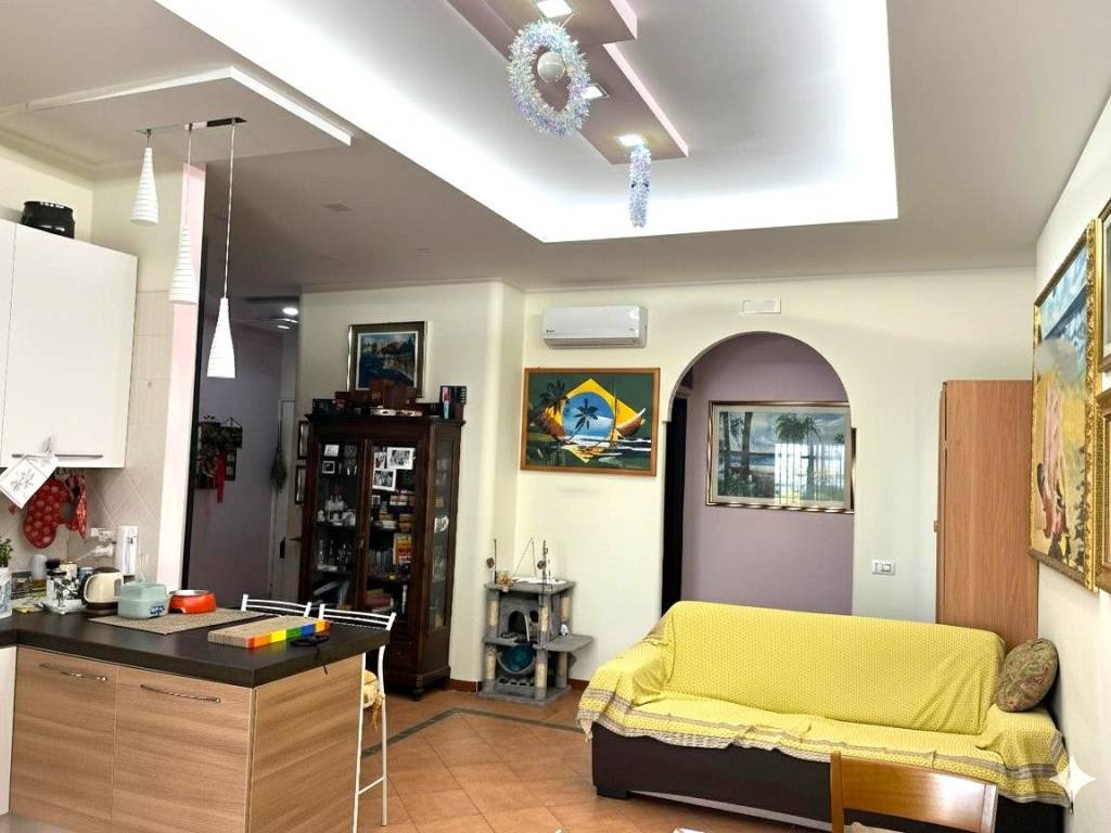 Appartamento a Castellammare di stabia in Piazza Spartaco, 27 - Foto 4