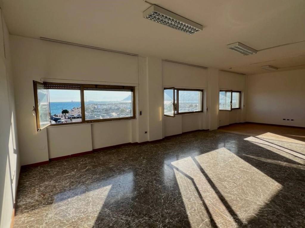 Appartamento a Salerno in Piazza della Concordia - Foto 3