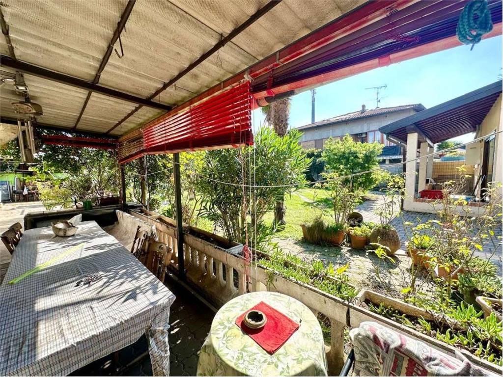 Casa indipendente a Borgolavezzaro in Via Garibaldi - Foto 5