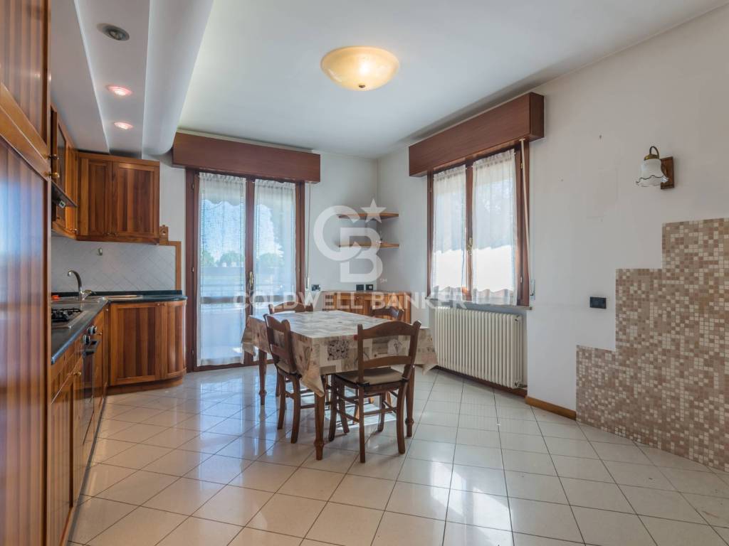Appartamento a Riccione in viale vado ligure, 27 - Foto 2