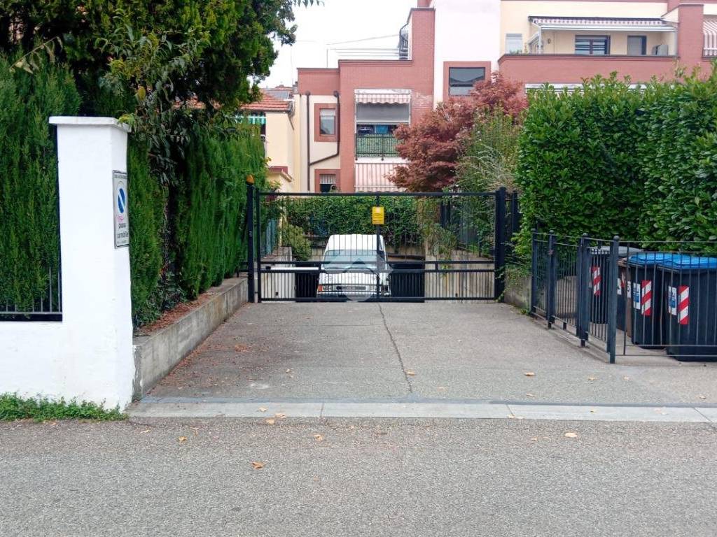 Box / garage a Collegno in Via Giacinto di Collegno - Foto 2